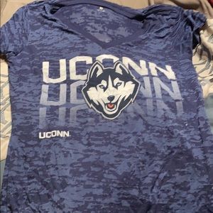 XL Uconn V neck